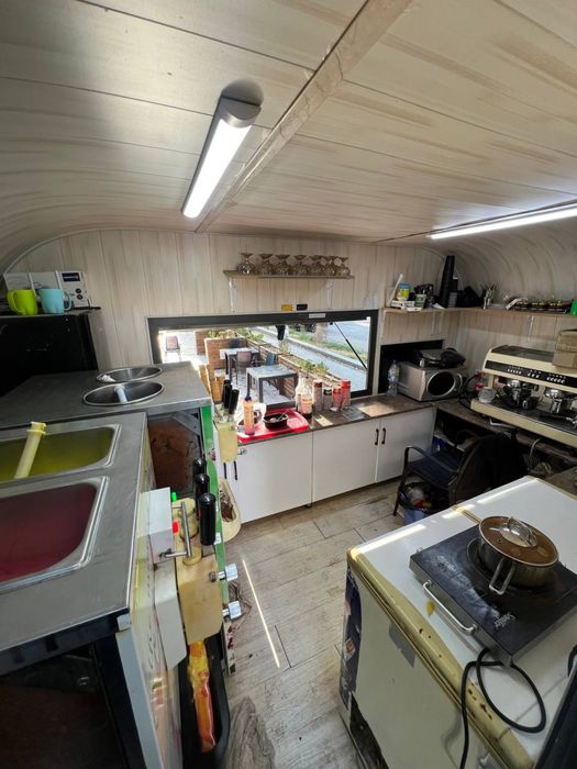 Food truck sotiladi sastayanisi ediyal xamma nnarsasi bilan sotiladi