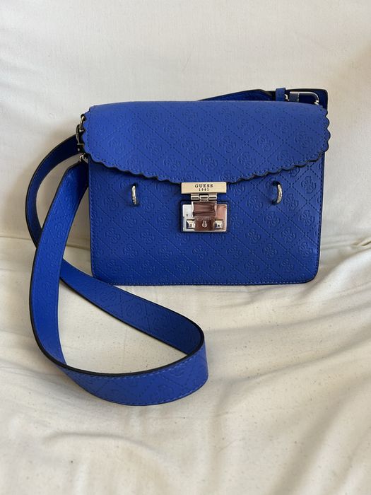 Оригинална чанта Guess