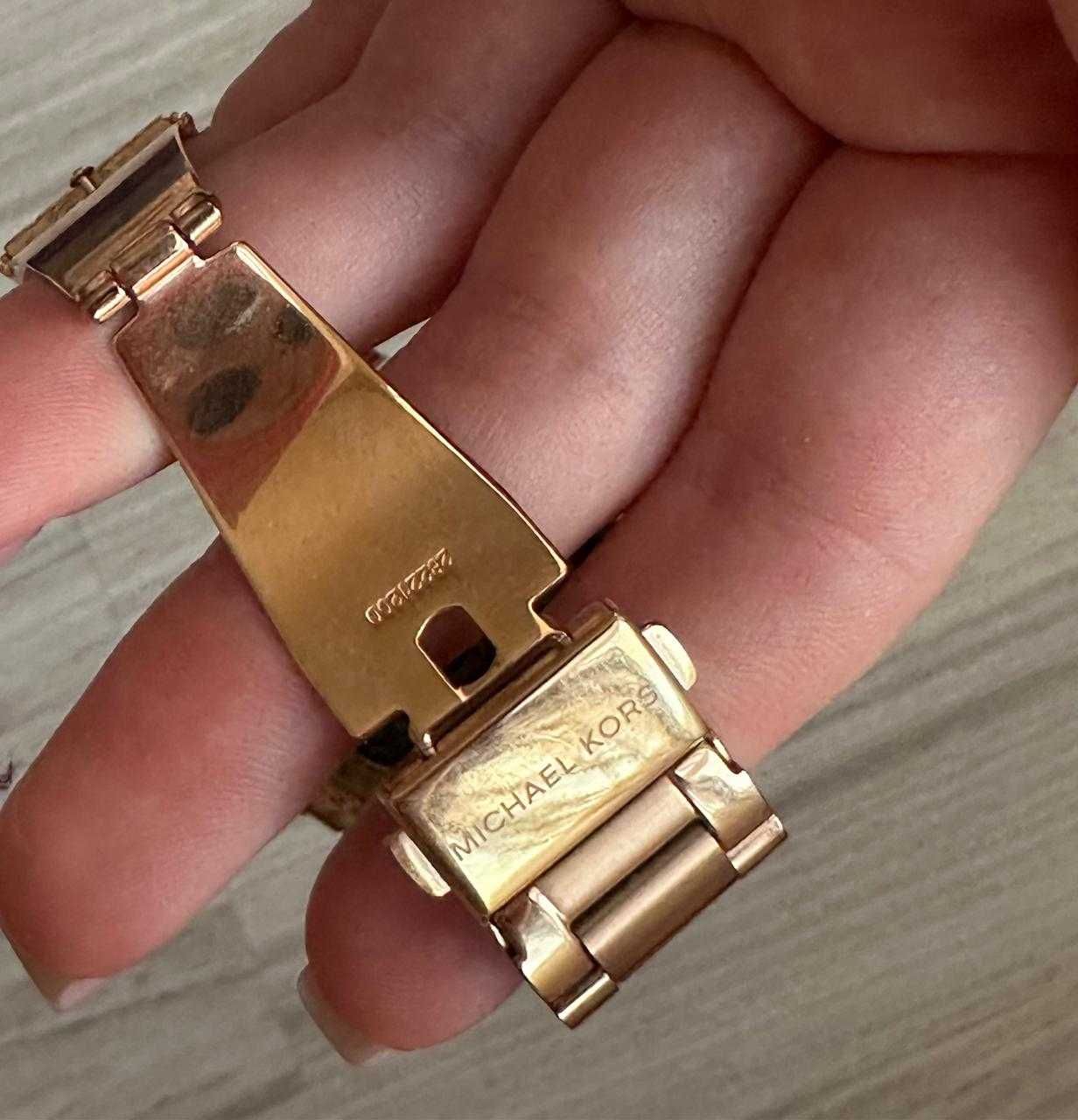 Smart часовник Michael Kors