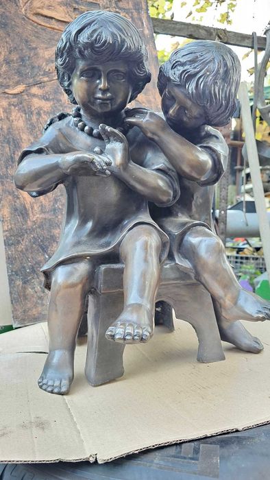 O Superba Piesa din Bronz  semnata