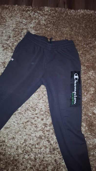 Vand Pantaloni Champion M