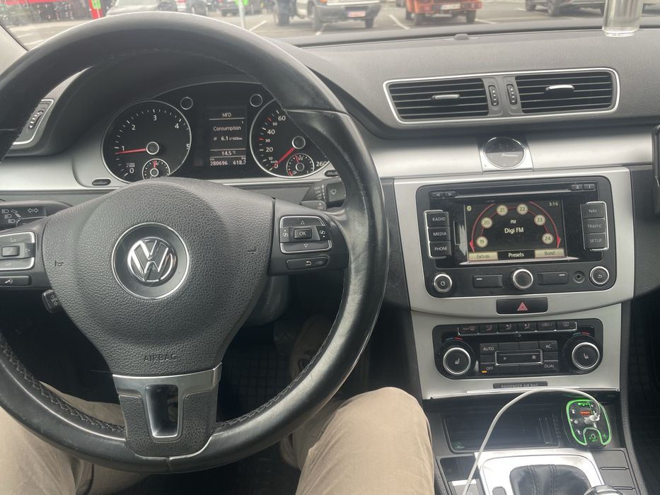 Vand vw passat B7 2.0TDI 140cp 2011 automat