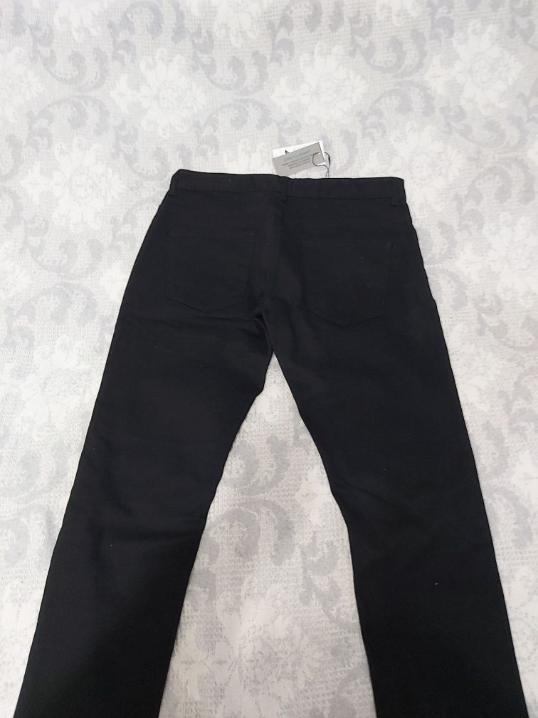 Pantaloni lungi, culoare neagra,mărimea 34