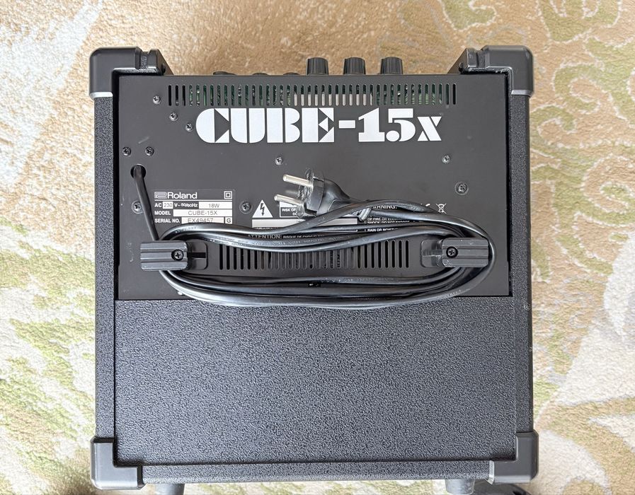 Roland Cube 15X amplificator chitara
