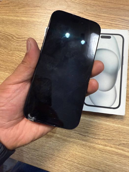 Iphone 15 128GB batreka 81