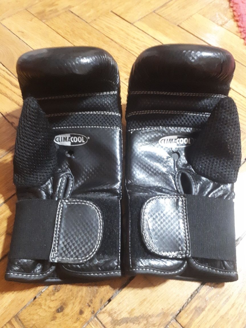 Manusi box kickbox Adidas, marime S/M, sunt noi