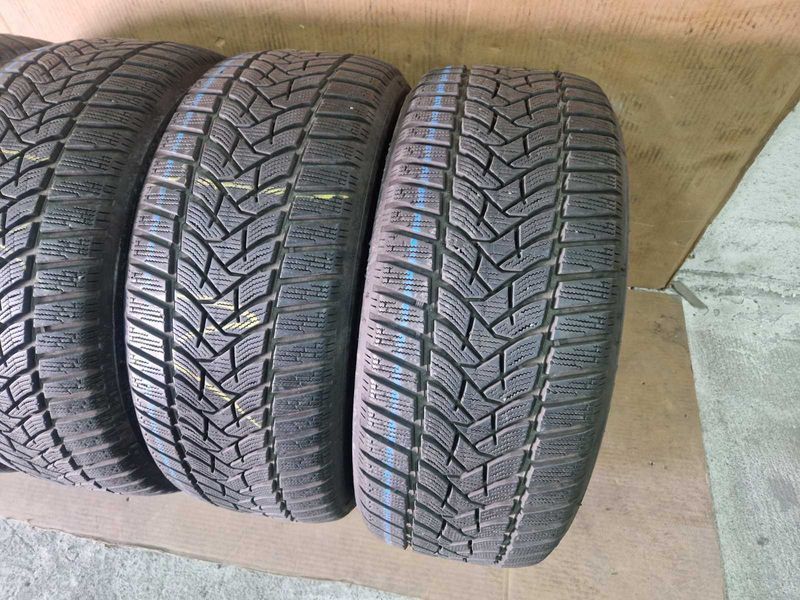 4 Dunlop R17 225/50
зимни гуми 
DOT4820