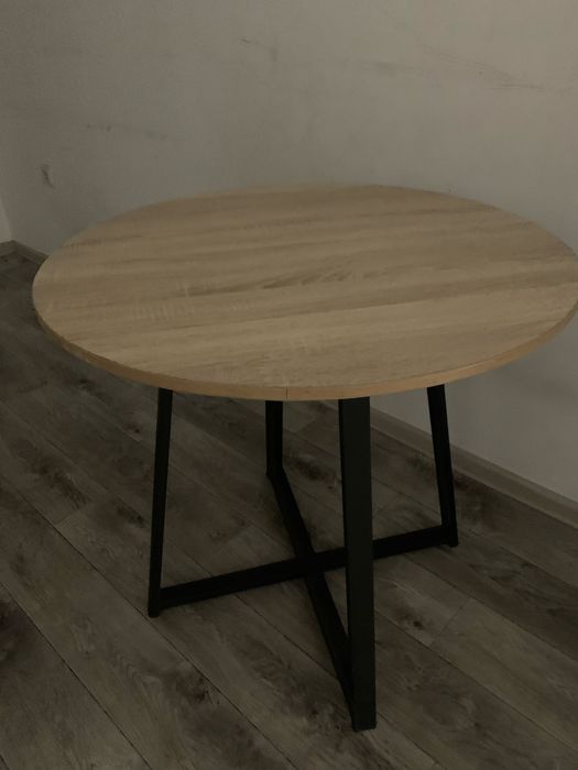 Стол кухонный за 5.000 тыс