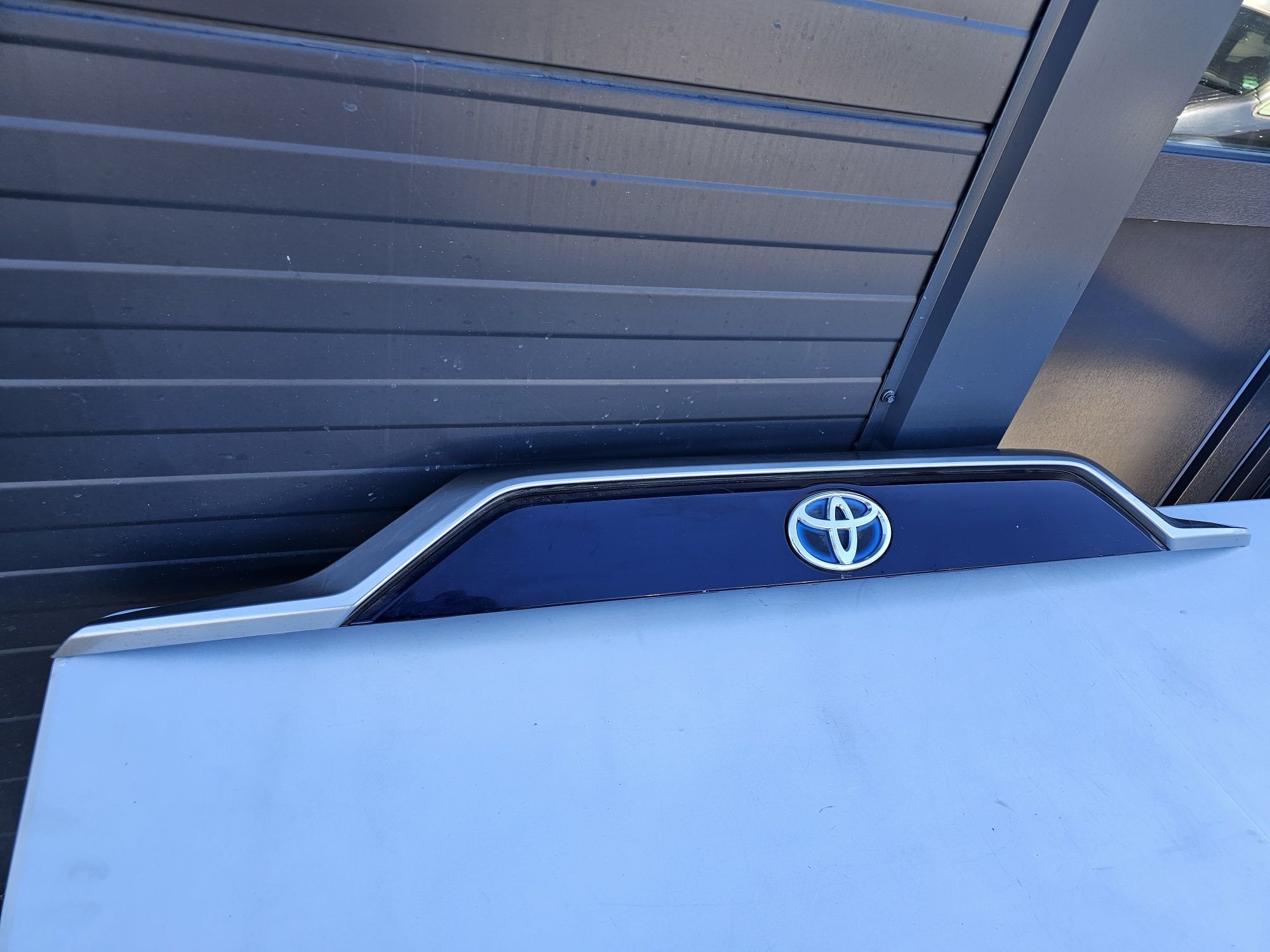 Bandou hayon Toyota Rav4