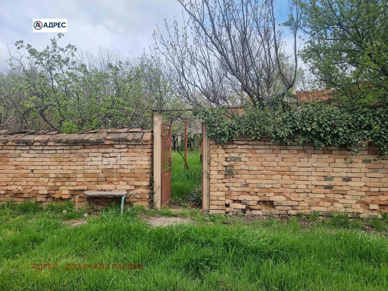 Къща в Плевен, област-гр.Тръстеник площ 60 цена 50000