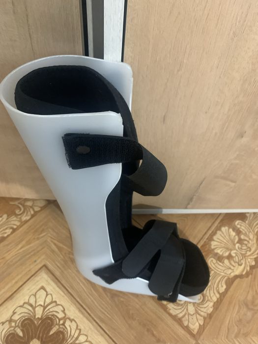 Продам Ортез сапожок в отличном состоянии