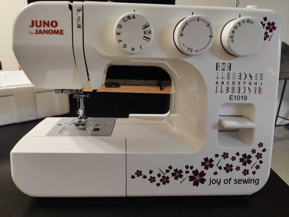Шевна машина Janome E 1019