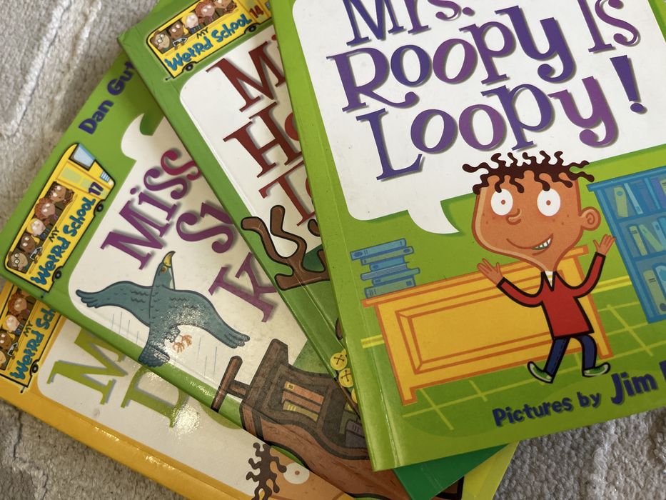 Книги серии «My weird school” для внеклассного чтения на английском