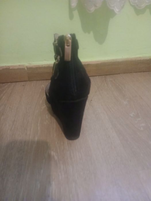 Vand sandale stare buna