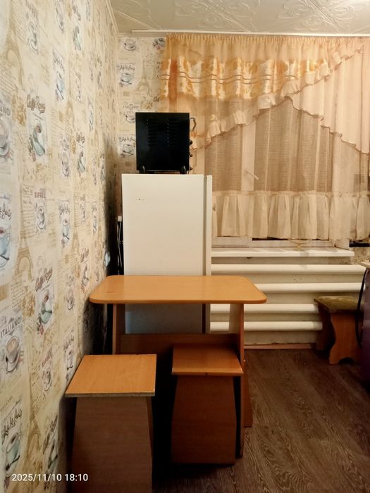 Сдаю -2-х. ком. кв на 6мкр.