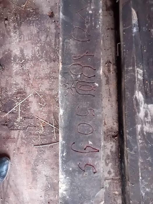 Grinzi vechi de stejar scruse