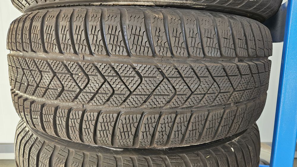 Anvelope Iarna 245 40 19 Pirelli MOE RUNFLAT