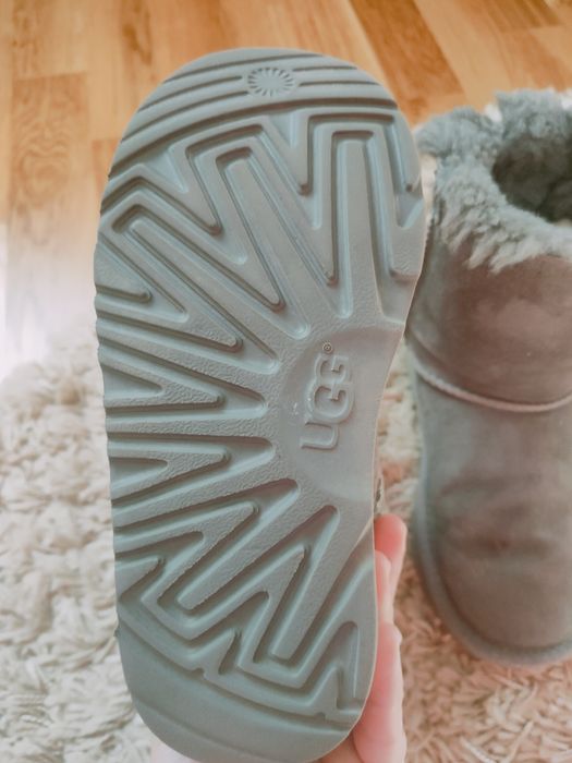 UGG mărimea 30 copii