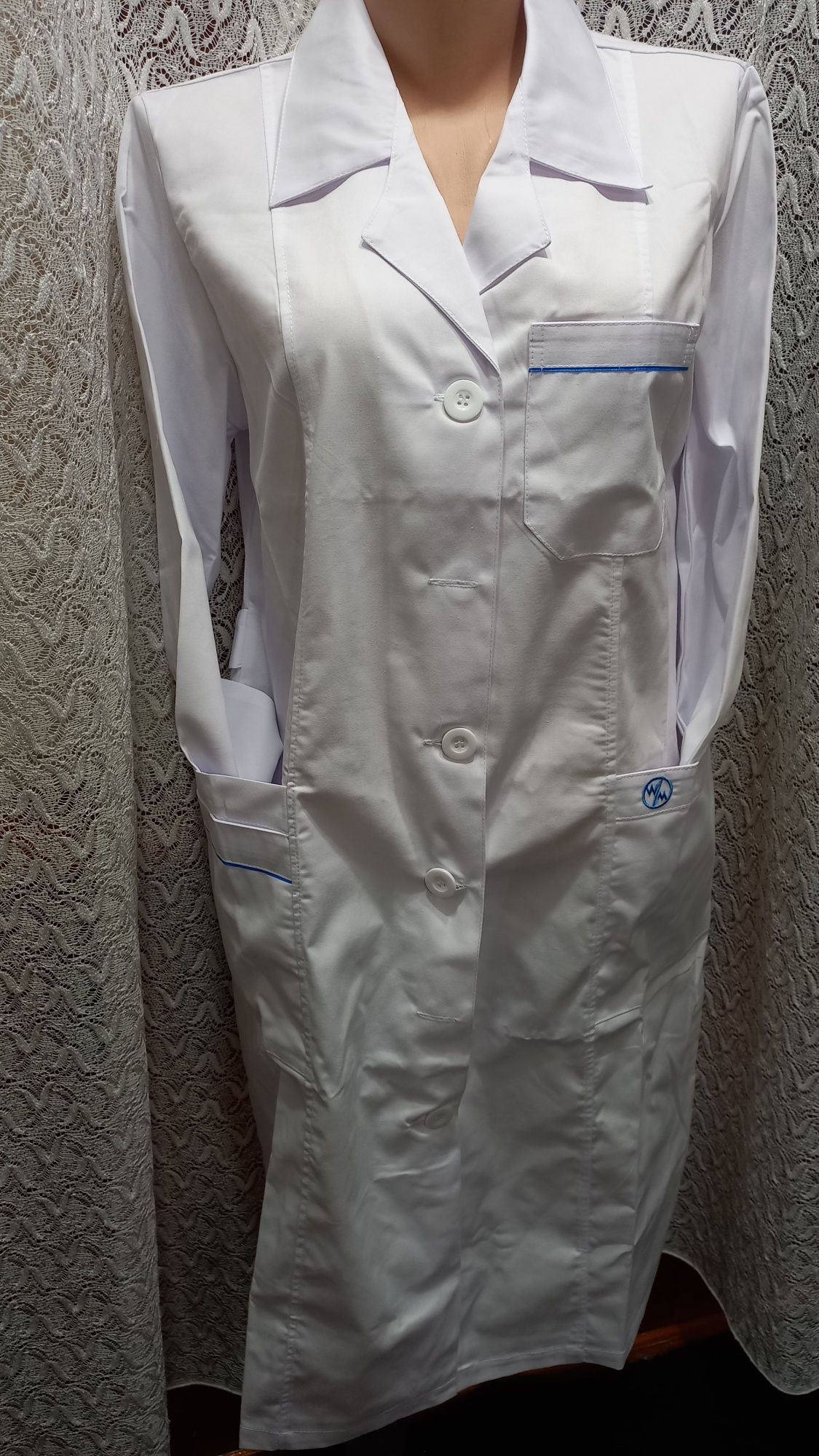 Новые медицинские халаты фабричные ,