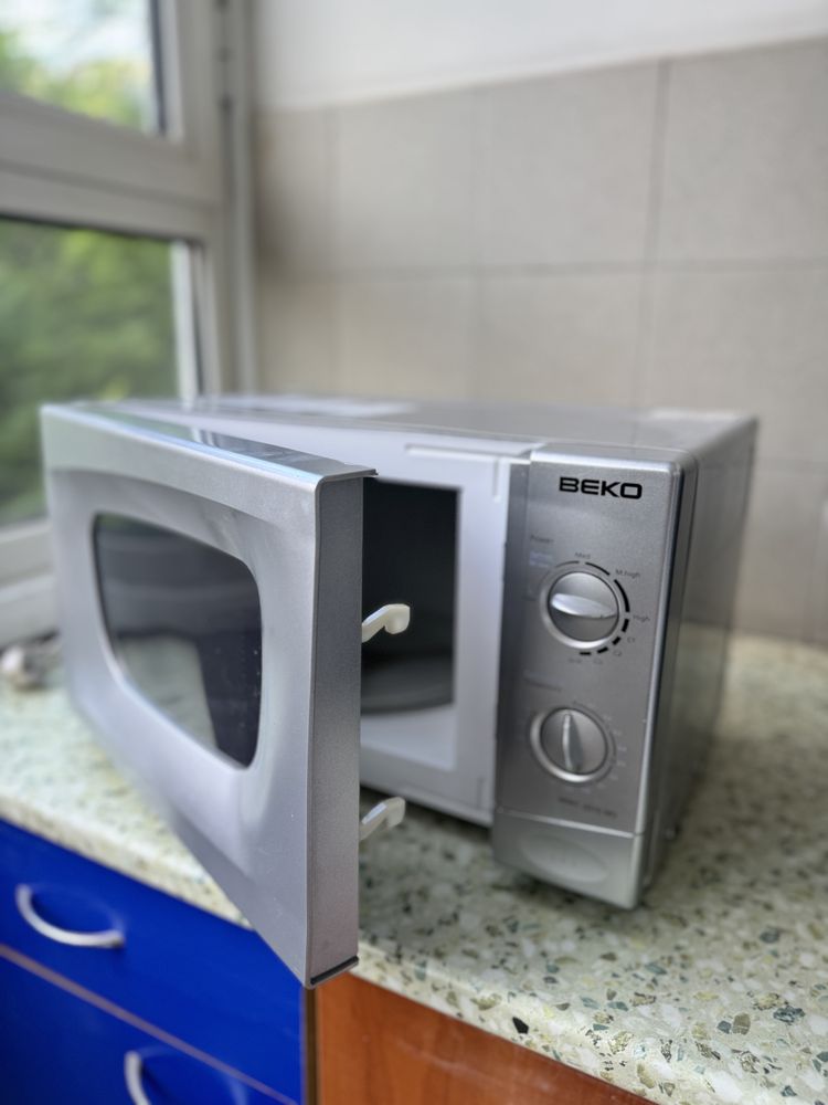 Свободностояща микровълнова BEKO