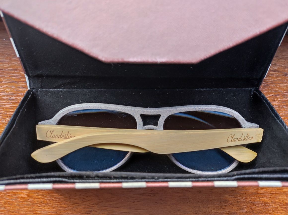 Продавам нови слънчеви очила Clandestino с дървени рамки