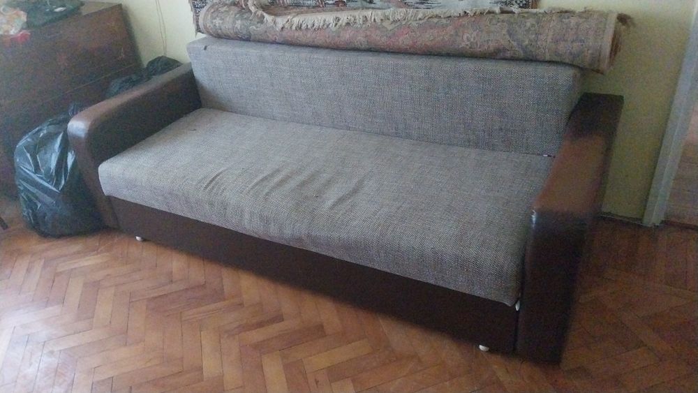 Vand canapea extensibilă