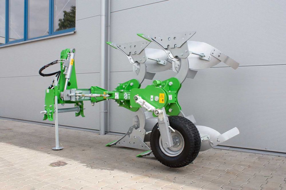 Plug agricol, plug dupa tractor, plug reversibil