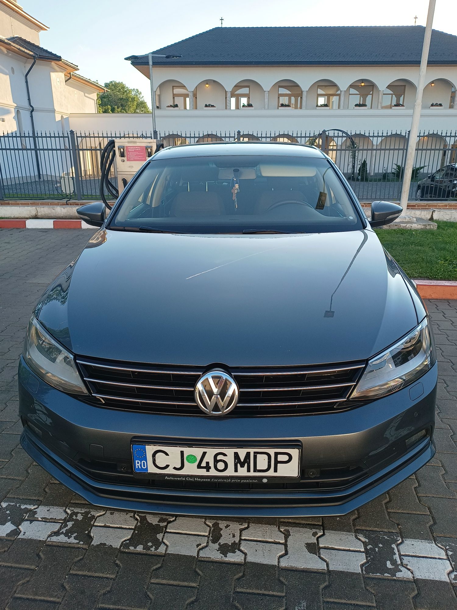 Volkswagen jetta2016,2.0,DSG 7,blumotion