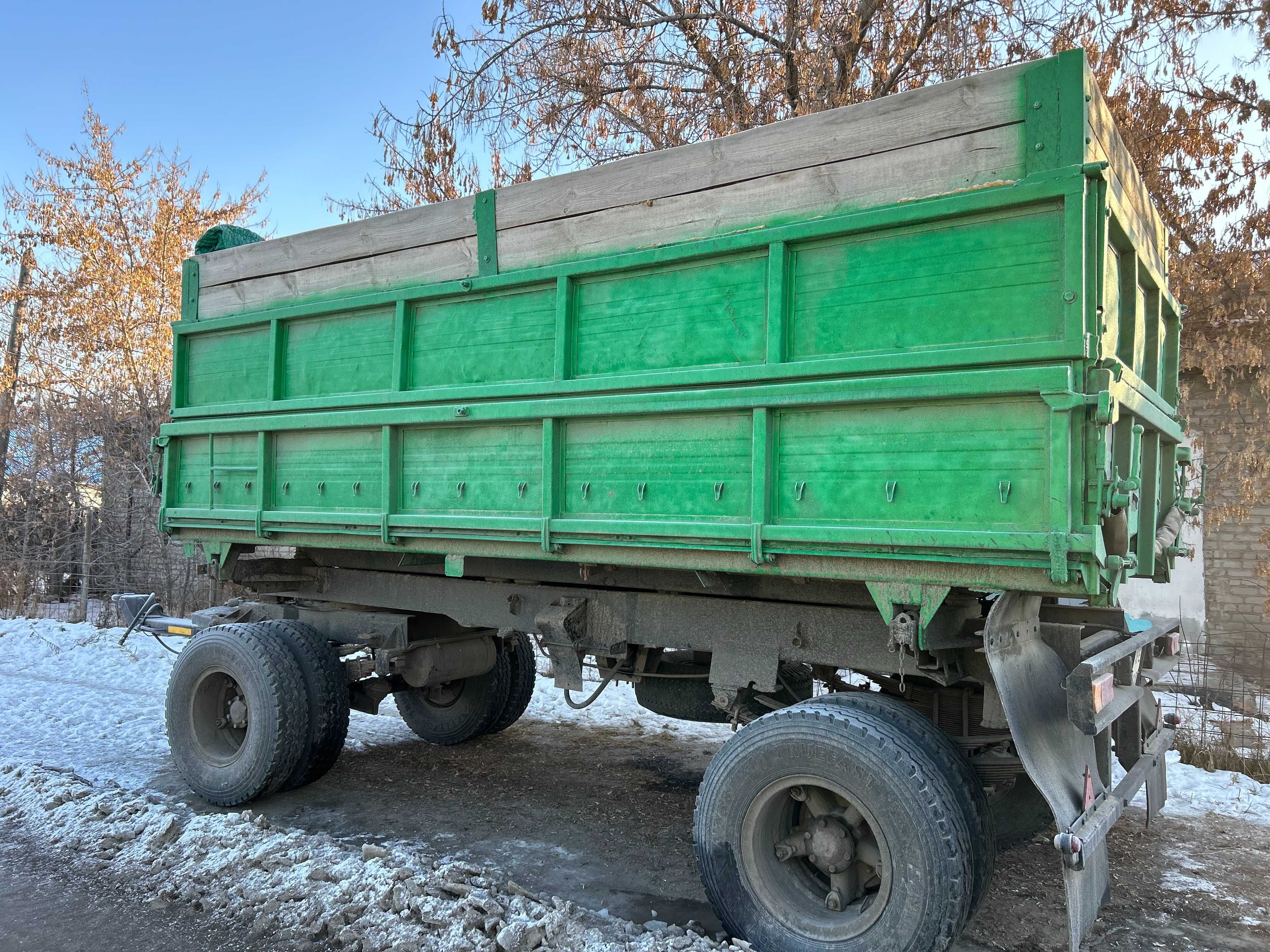 Прицеп на КАМАЗ  сельхозник, отличное