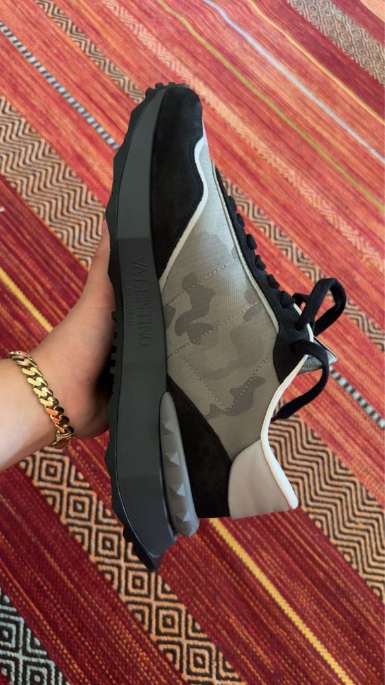 Adidasi Valentino Garavani lace runner