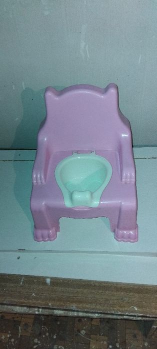 Детский горшок до 4 лет.