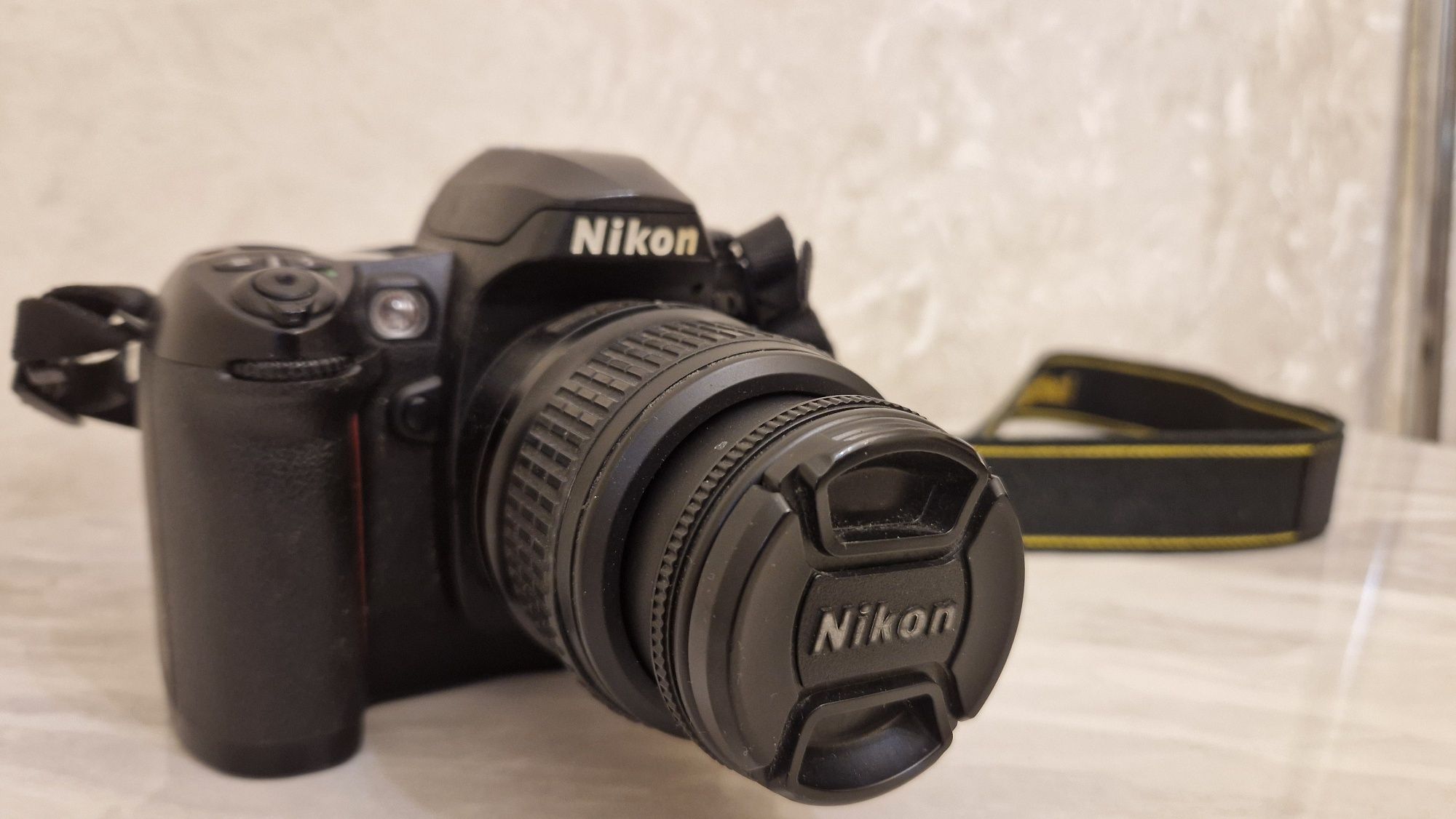 Фотоаппарат Nikon D100