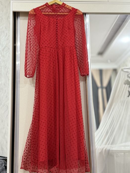 Oqshom libosi sotiladi