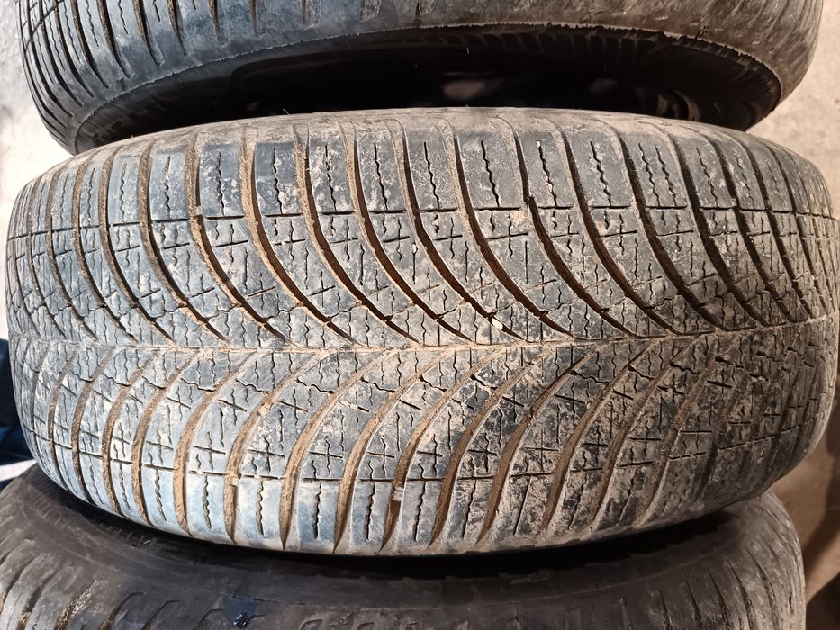 Vând jante cu tot cu cauciucuri sau separat