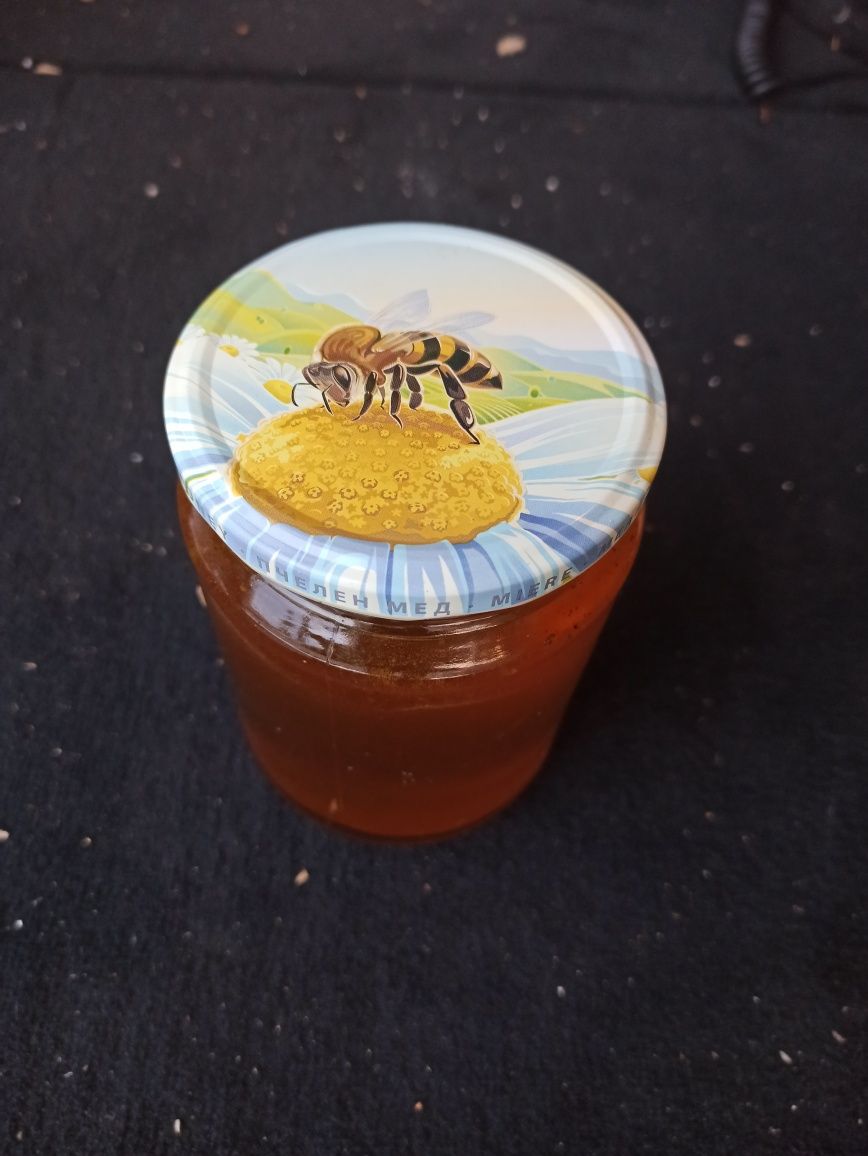 Продава пчелен мед 7 лв буркан