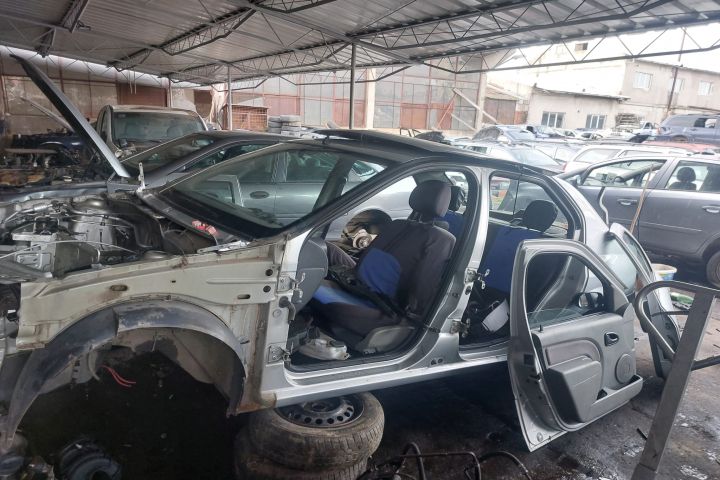 Compresor AC 8200117767 Dacia Logan prima generatie