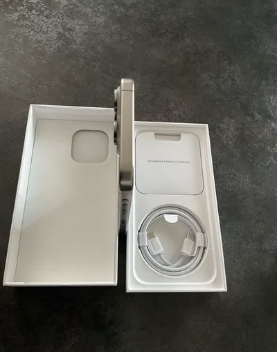 iPhone 15 pro 512 GB