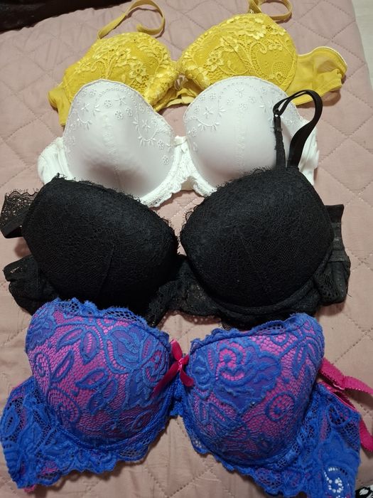 Продавам сутиени 75б