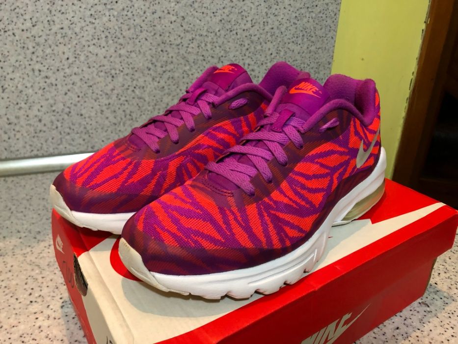 ОРИГИНАЛНИ *** Nike Air Max Invigor Jacquard