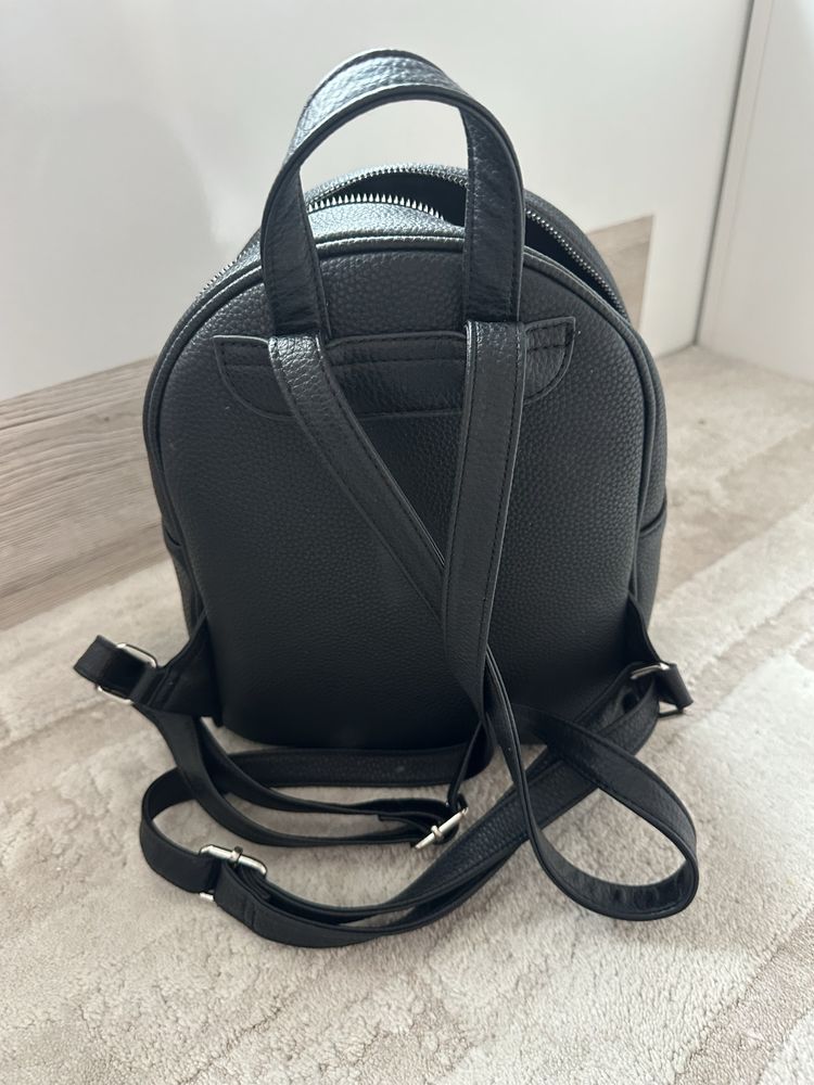 Кожена раница Pull&Bear