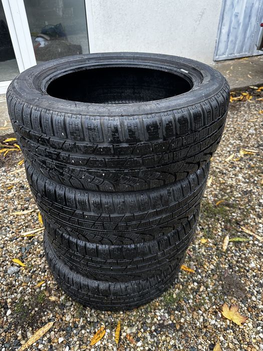 Caucicuri iarna 205/55/17 pirelli sotozero
