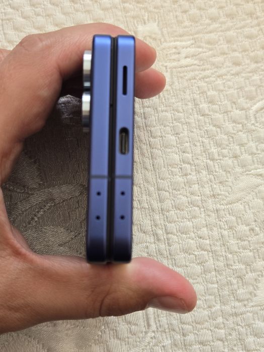 Samsung Z flip 7 blue 256гб