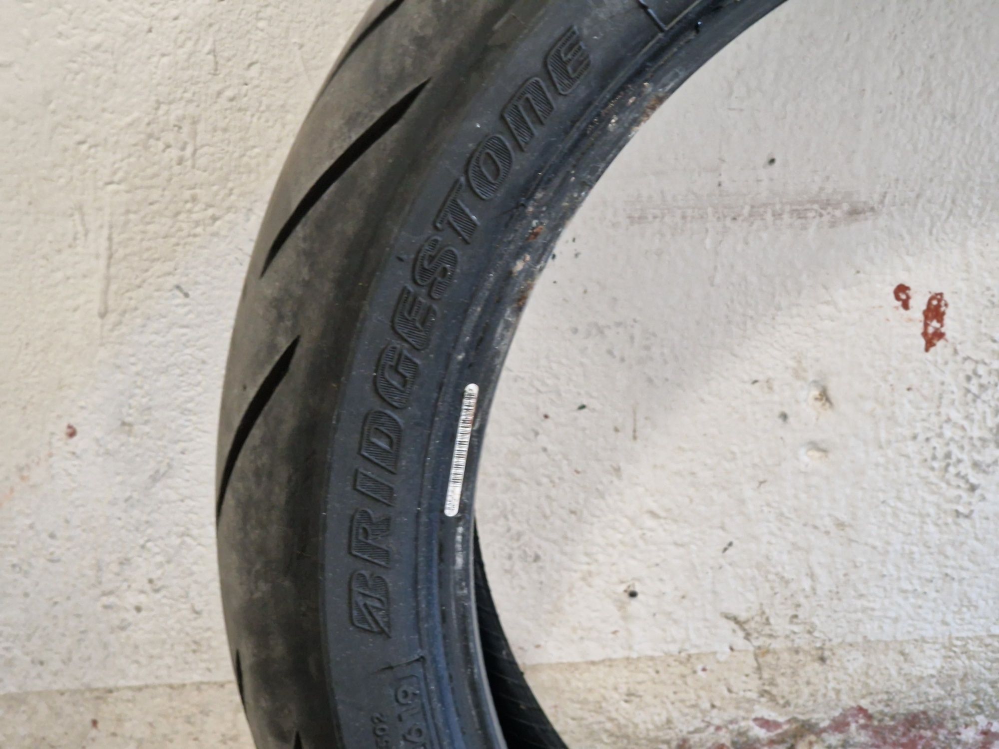 Задна гума 180/55/17 Мотор Bridgestone Battlax за Burnout за Бърнаут