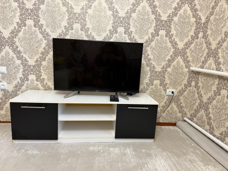 Тумба под телевизор , из ЛДСП !