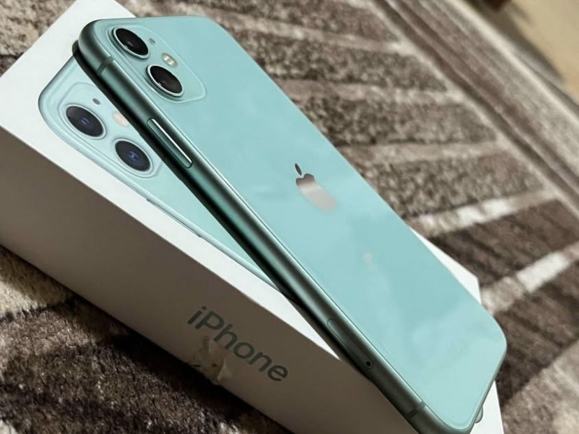 Vand / Schimb IPhone 11 Turcoaz 128 GB