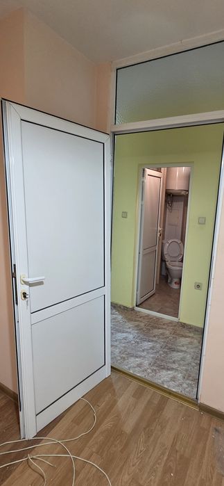 4 броя алуминиеви врати