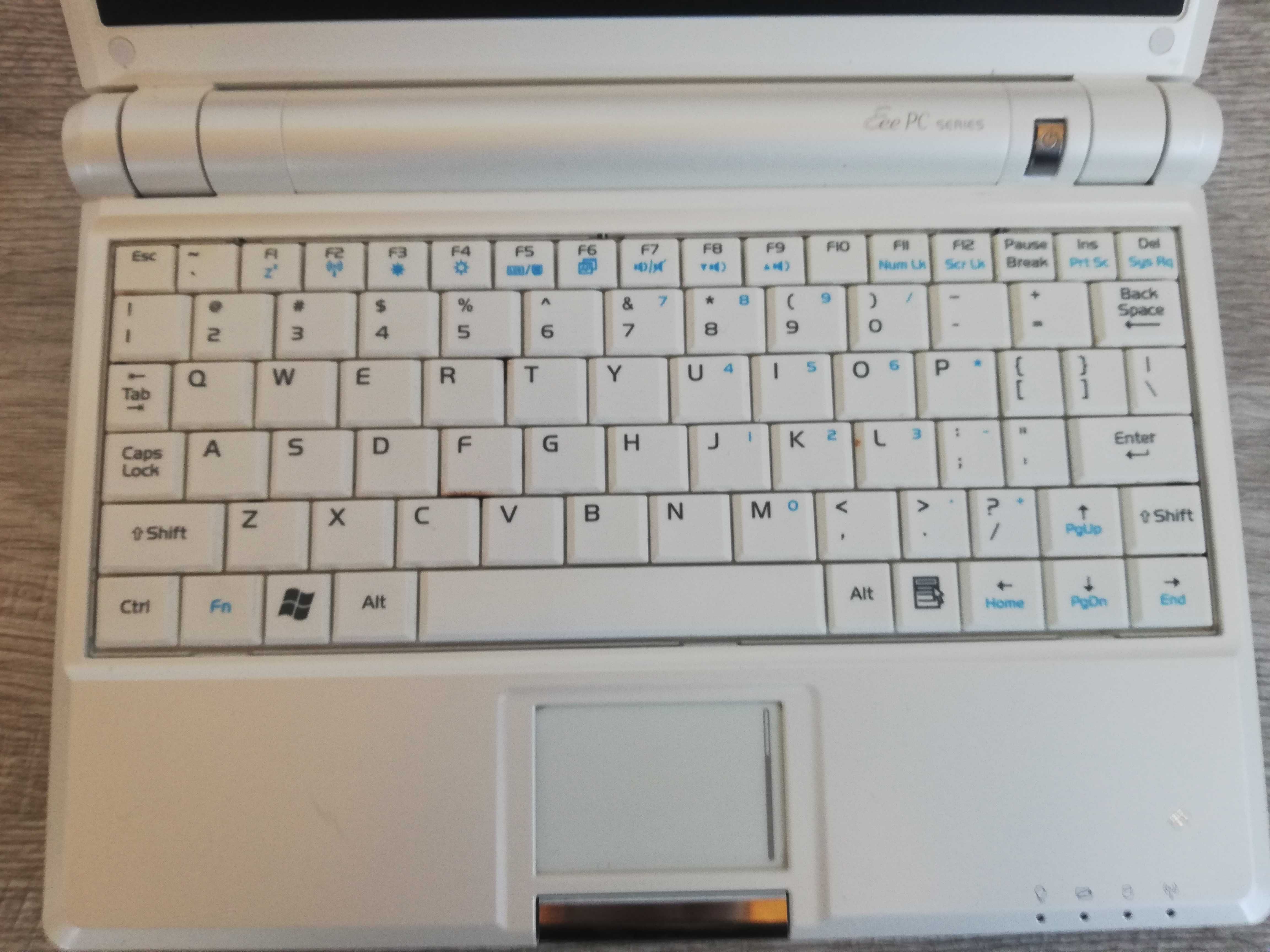 Asus 701 малък лаптоп