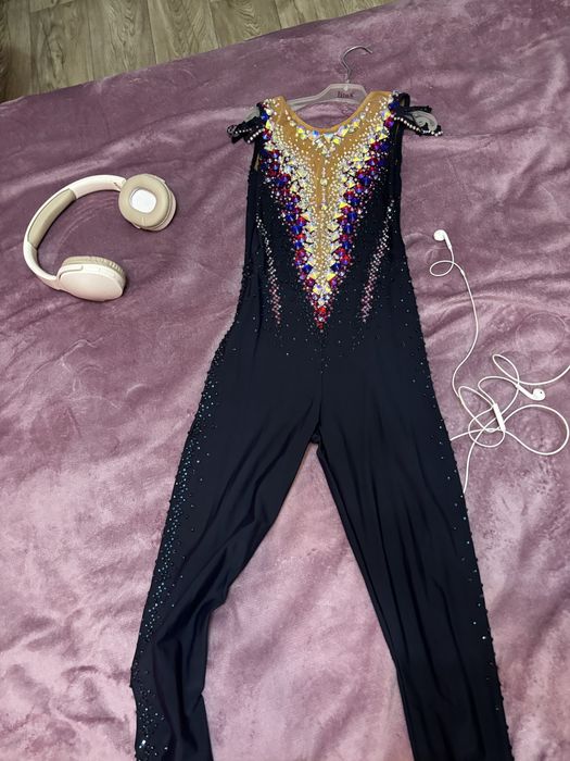 Продаю купальники для гимнастики