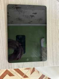 Продам планшет IPad 8 поколения