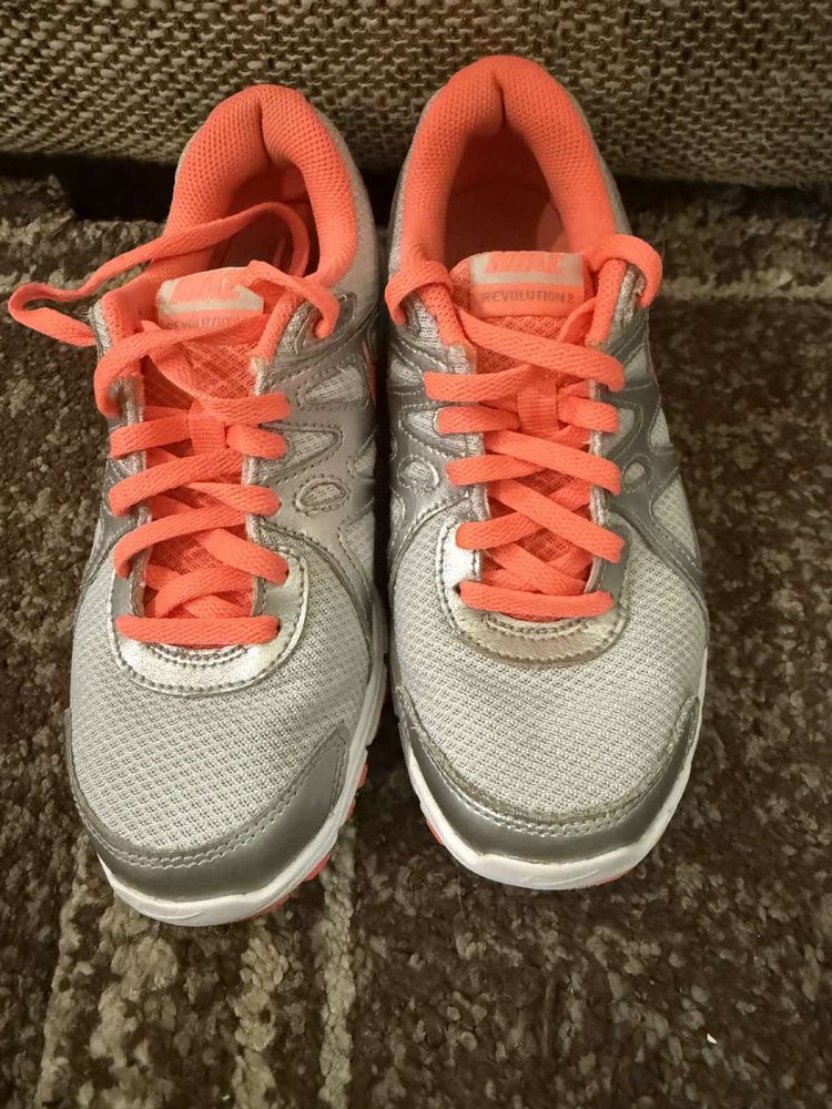 Детскк маратонки за момиче -Nike -35,5номер